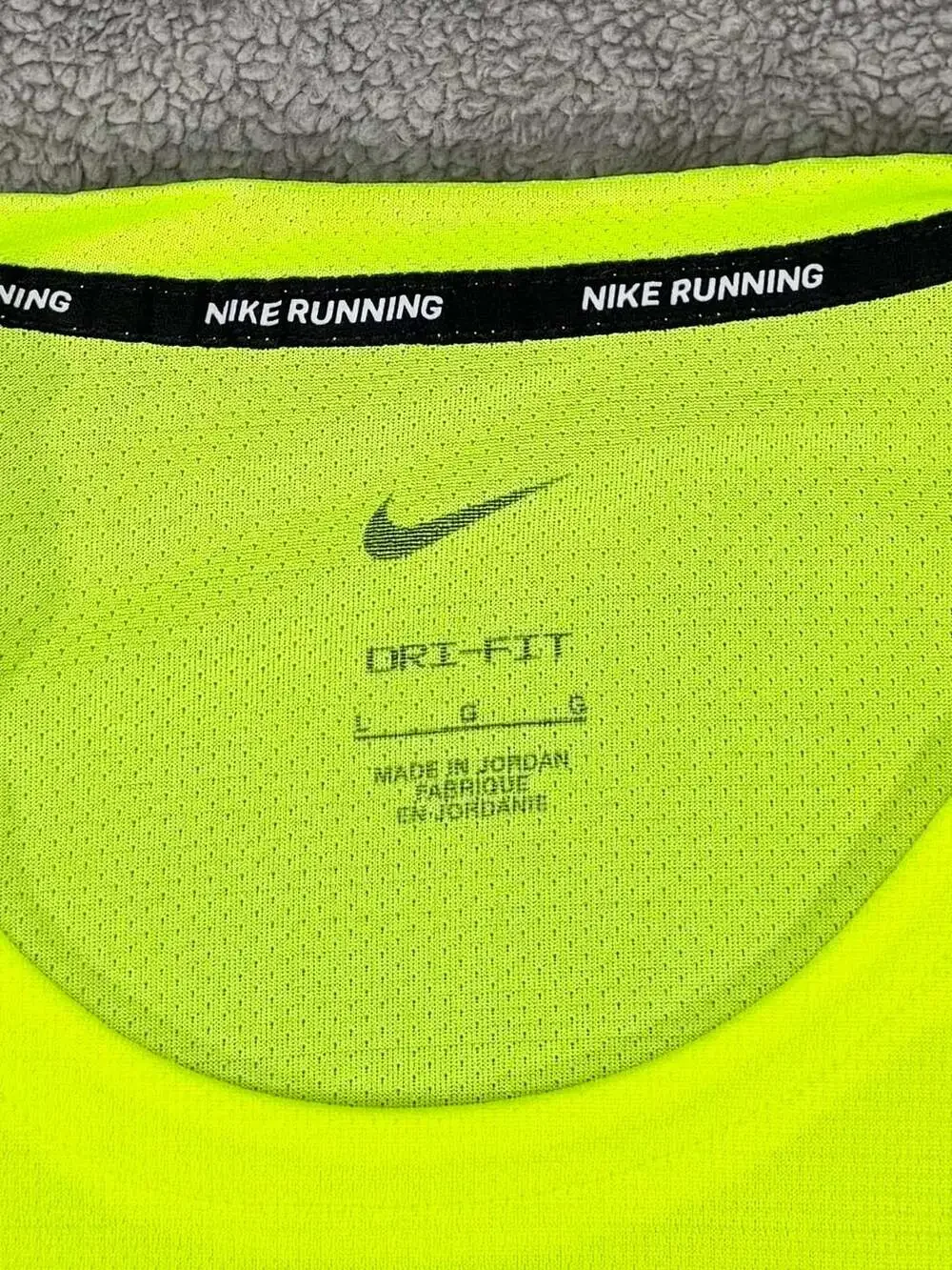 Nike Running Miler Shirt Size L Volt Dri-Fit Short Sleeve Performance Running